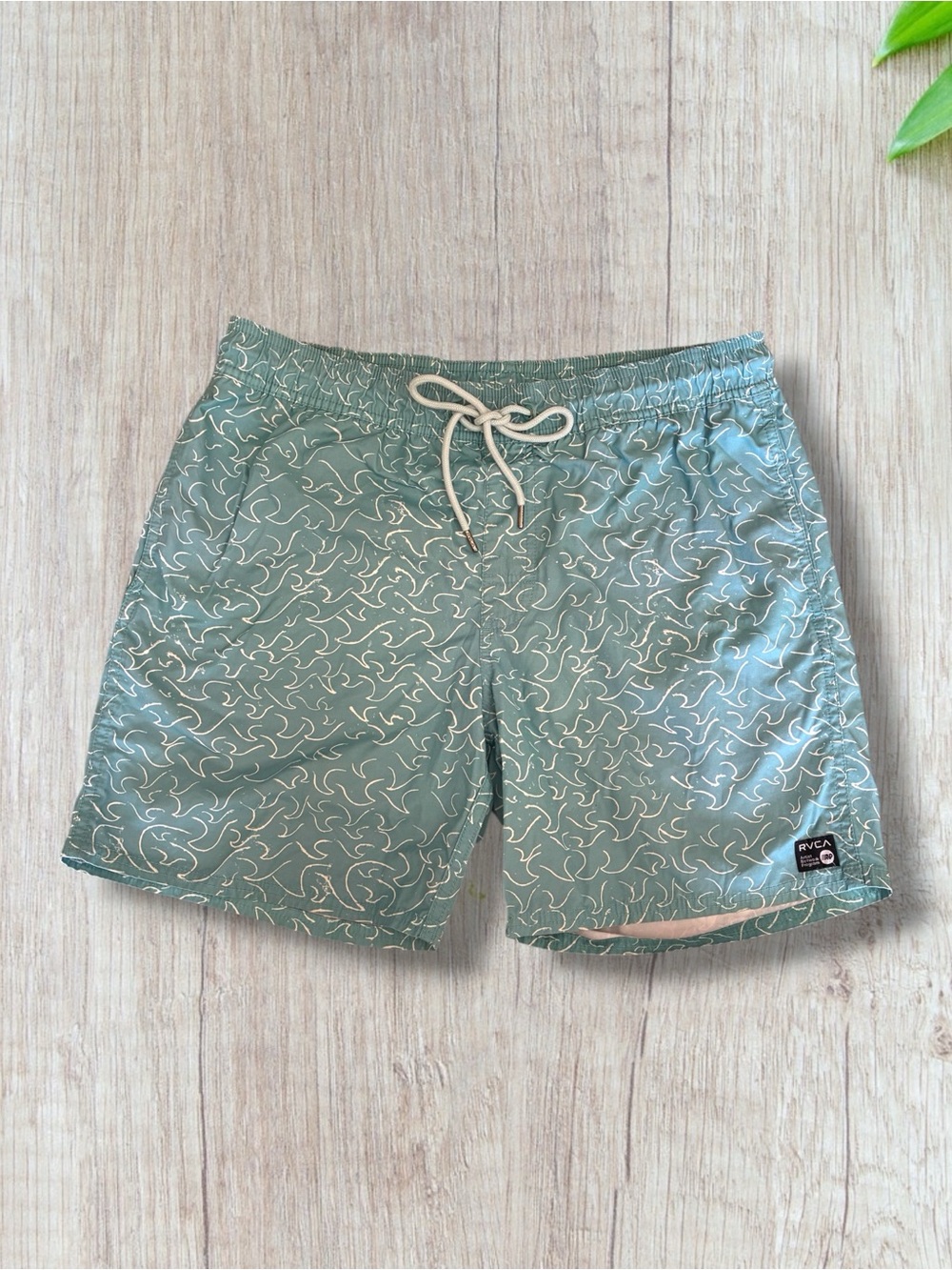 RVCA Shorts Men M 7"Club Elastic Bermuda Mark Oblow Teal SeaWaves Trunks